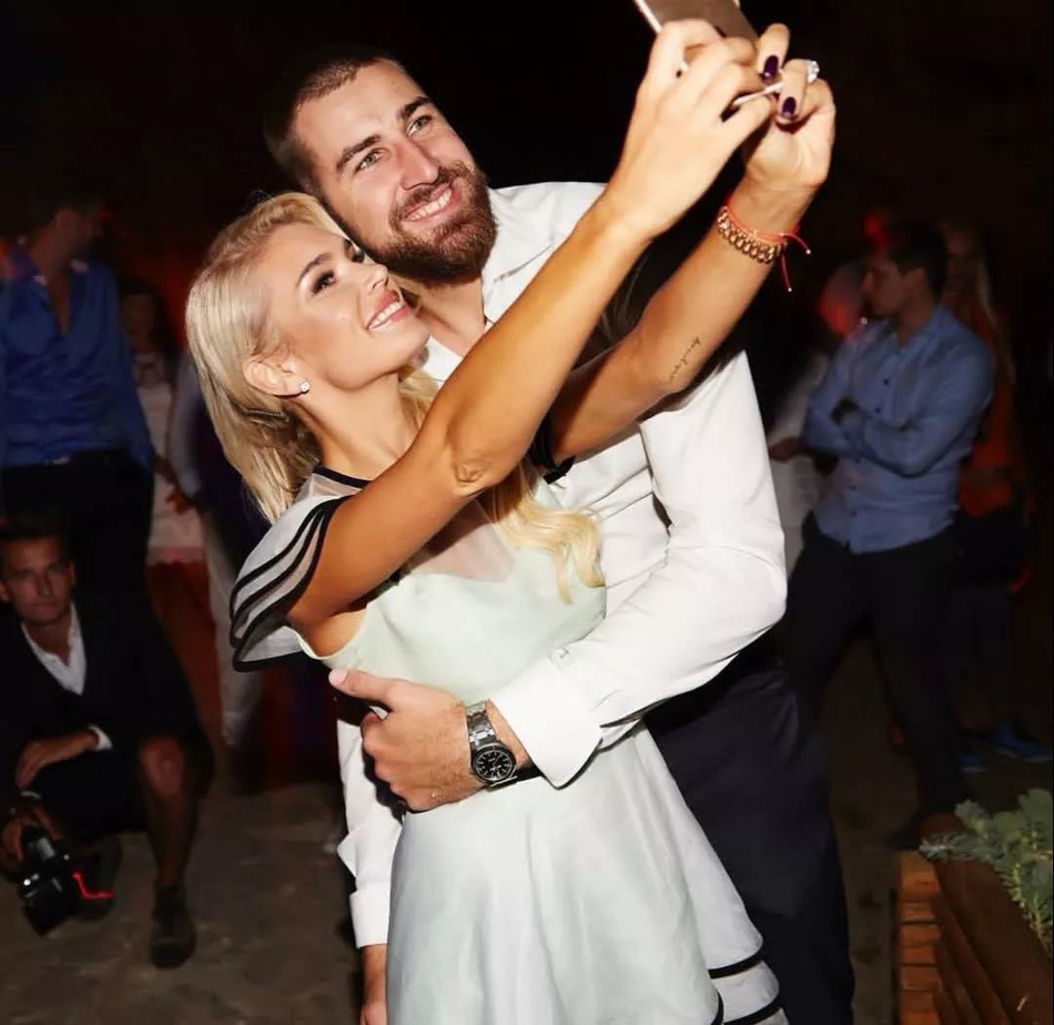 6年！白嫩鲜肉变大胡子糙汉 他媳妇却留住了青春容颜和S+身材