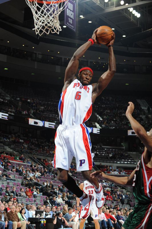 4、本-华莱士 0分9篮板3助攻3抢断3盖帽