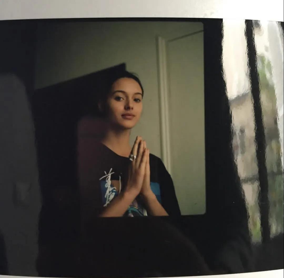 这是亲兄妹？哥哥入选NBA最丑球员 妹妹是顶级超模与赌王儿媳同台