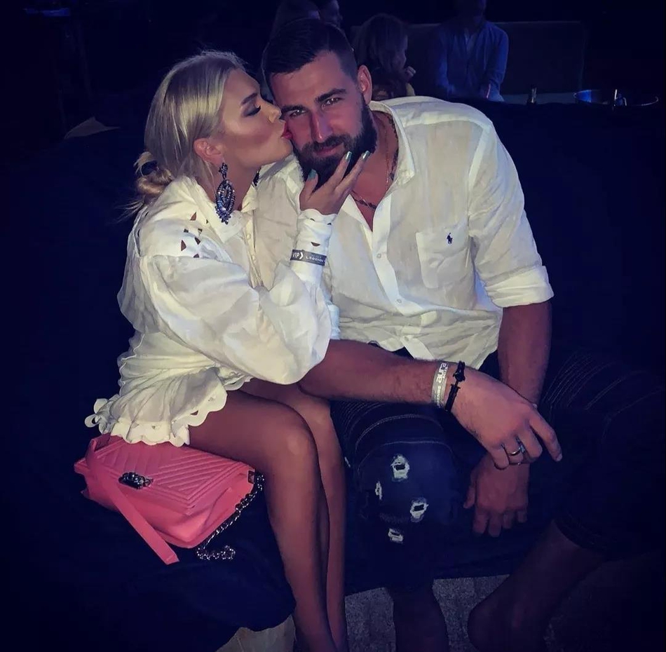 6年！白嫩鲜肉变大胡子糙汉 他媳妇却留住了青春容颜和S+身材