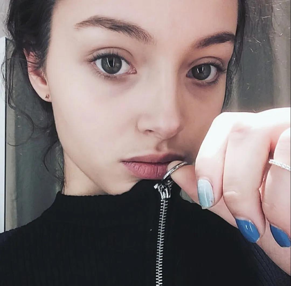 这是亲兄妹？哥哥入选NBA最丑球员 妹妹是顶级超模与赌王儿媳同台