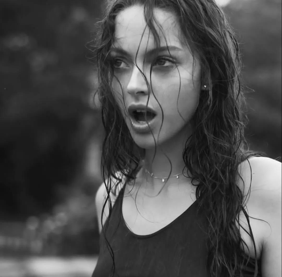 这是亲兄妹？哥哥入选NBA最丑球员 妹妹是顶级超模与赌王儿媳同台