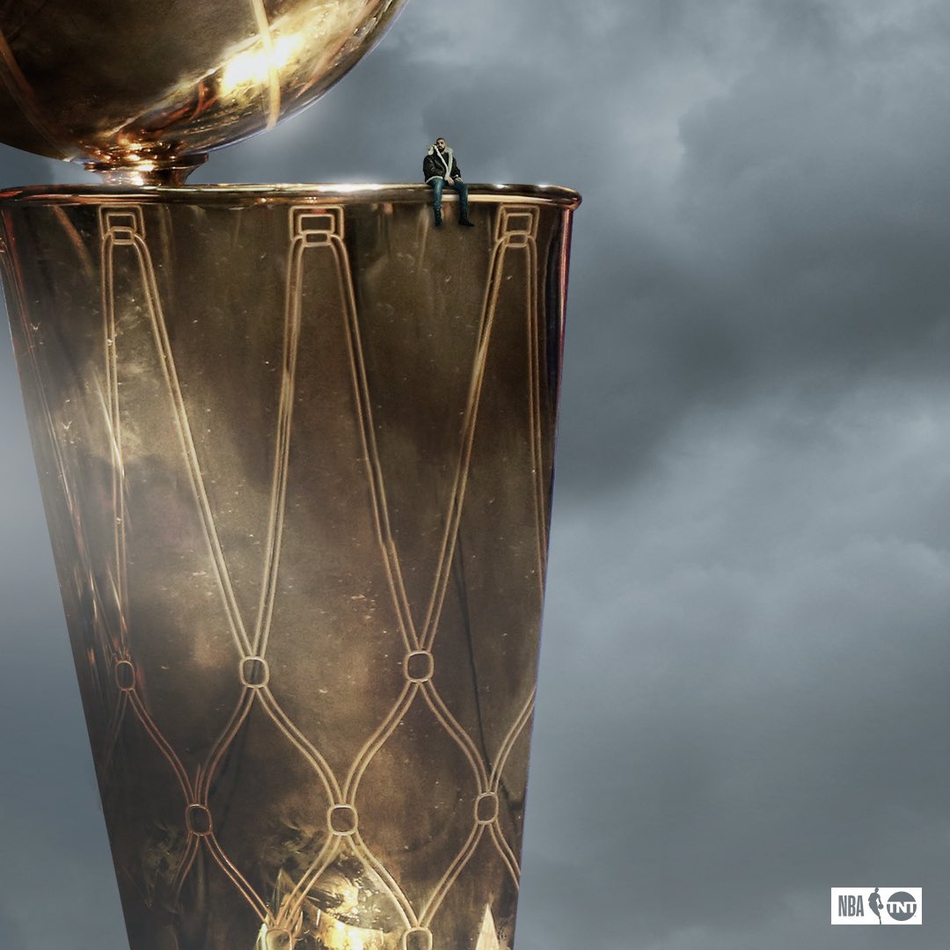 美媒海报致敬猛龙队史第一冠！小卡登基Drake手捧奖杯