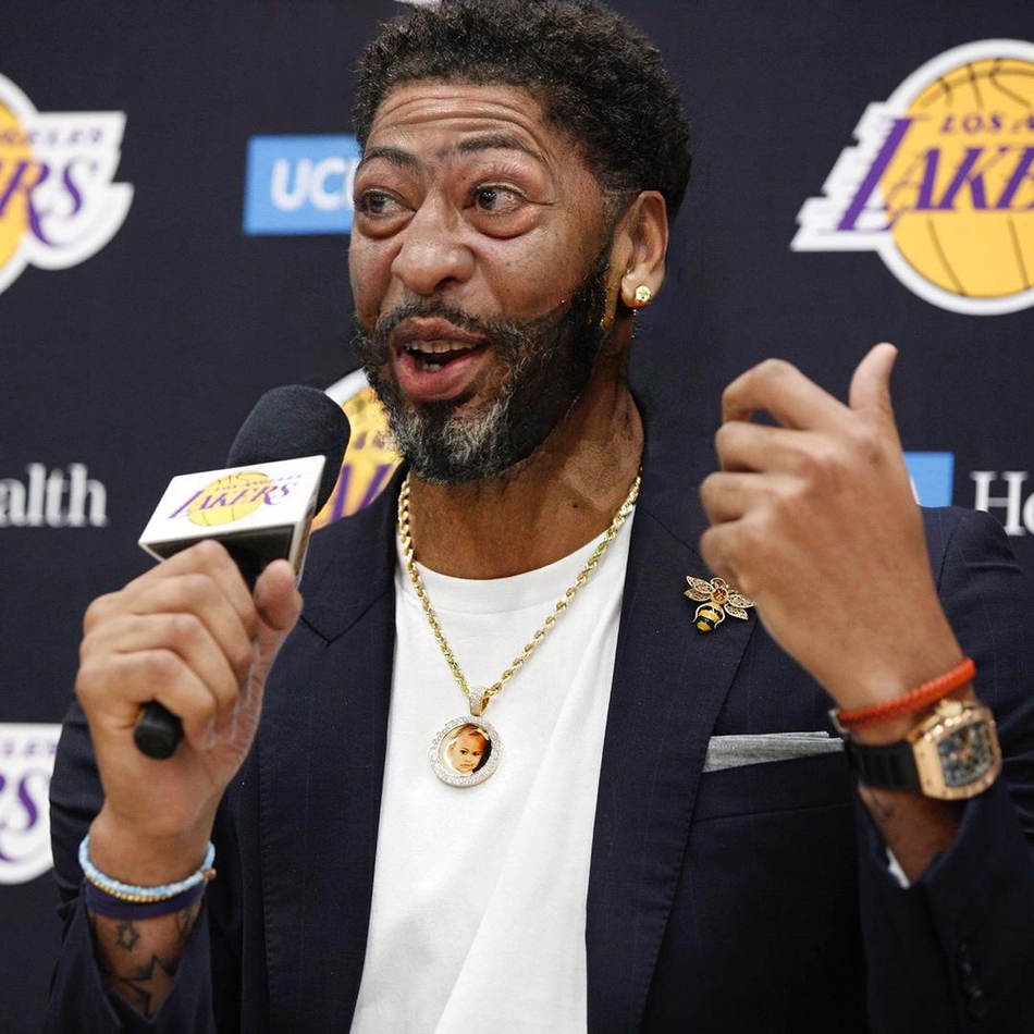 风靡NBA的变老挑战！白胡子老詹依旧霸气 一人撞脸波波维奇