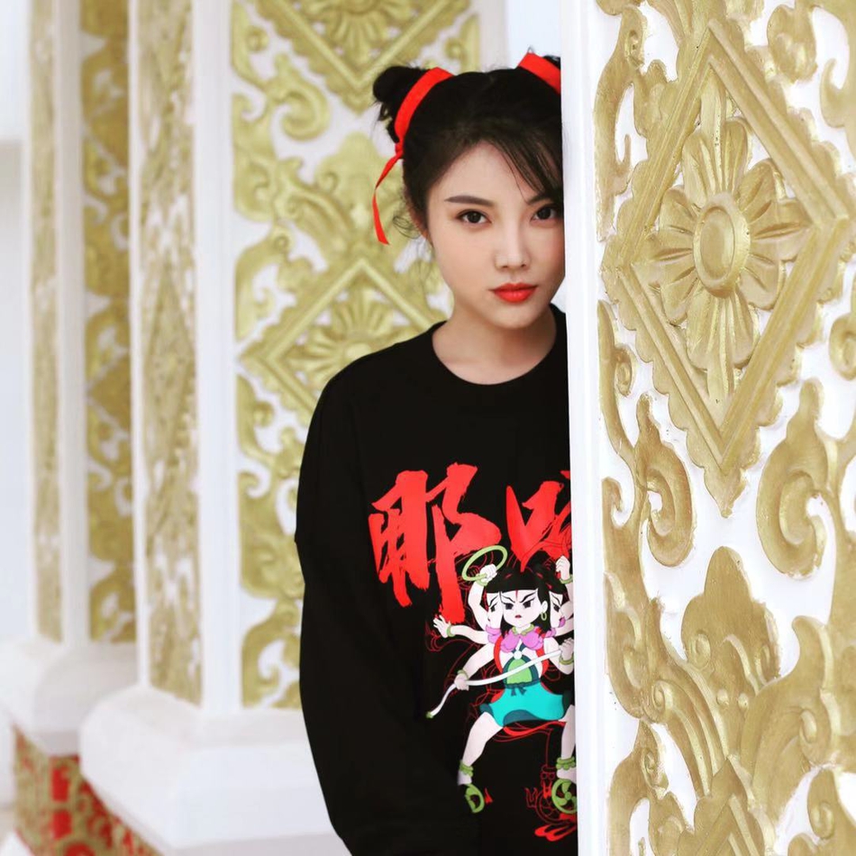 杜兰特铁粉变身哪吒！大嫂徐冬冬最新写真俏皮迷人