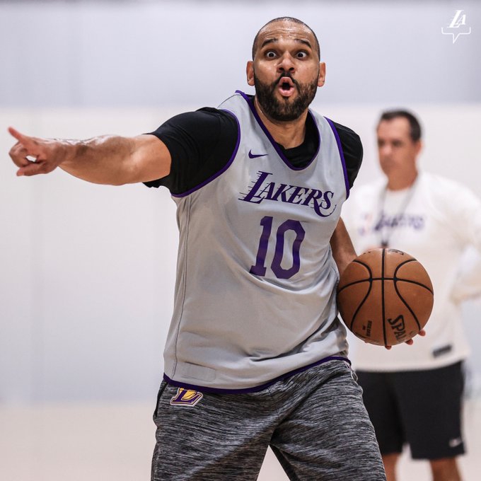 湖人高燃训练酷照放送！老汉詹姆斯大秀完美身材！