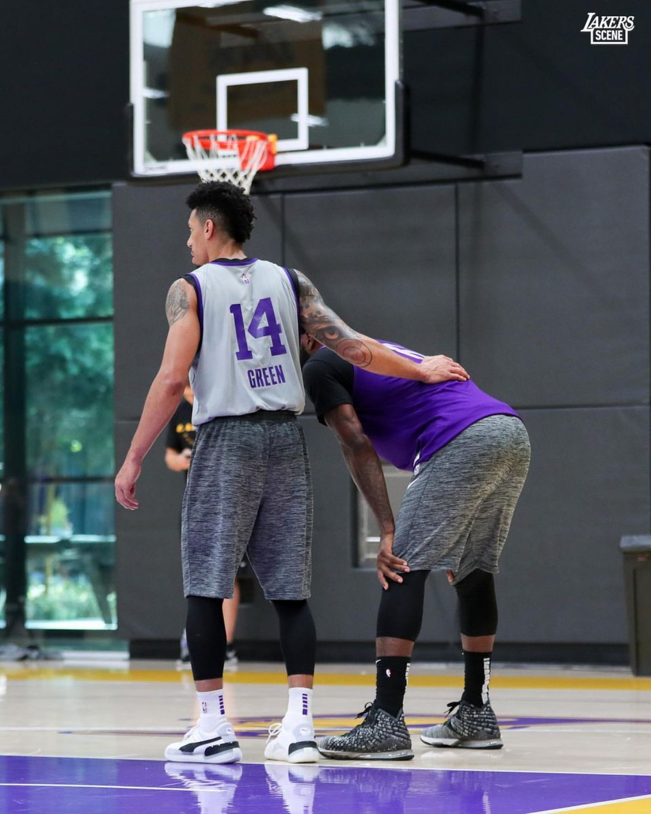 詹姆斯打控卫浓眉哥打中锋！湖人为新赛季关键球试验阵容