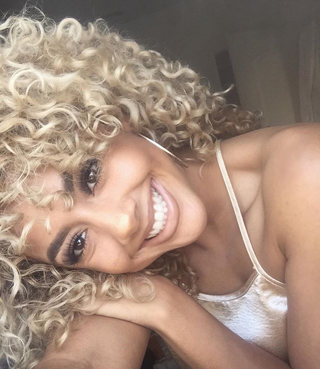 欧文高调公布恋情！女方是网红美妆博主 曾跟男模拍亲密写真