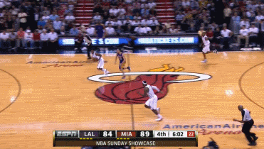 5、詹姆斯平框空接暴扣