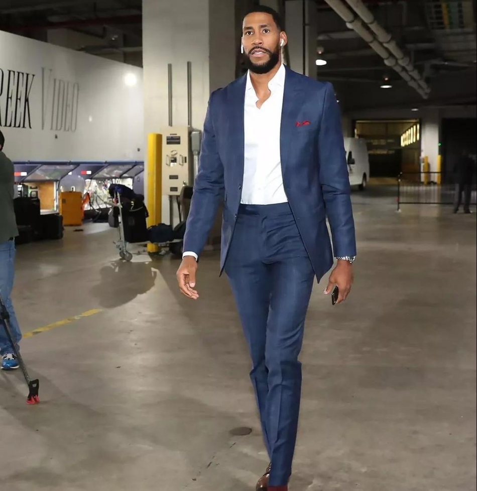 篮网型男1天换1套西装 终于求婚美国小姐成功!这审美甩登哥几条街