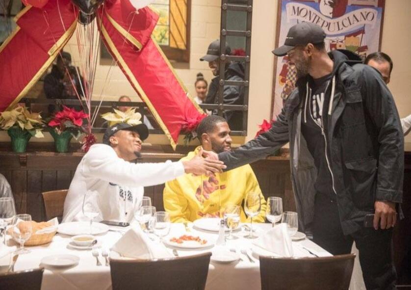 米切尔送韦德的礼物有点骚