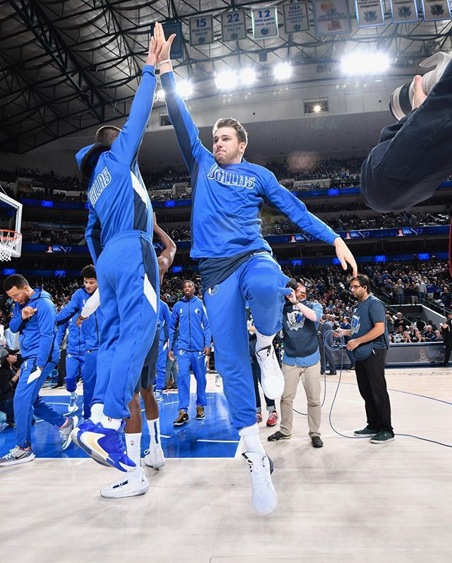 东契奇晒照回顾本赛季：打进全明星首发 绝杀快船 当面致敬科比