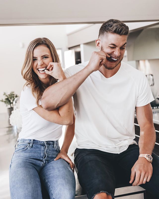 这可能是NBA颜值最高的CP 美妻左右开弓比莱昂纳德还准