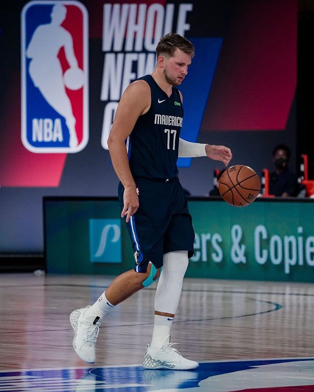 东契奇晒照回顾本赛季：打进全明星首发 绝杀快船 当面致敬科比