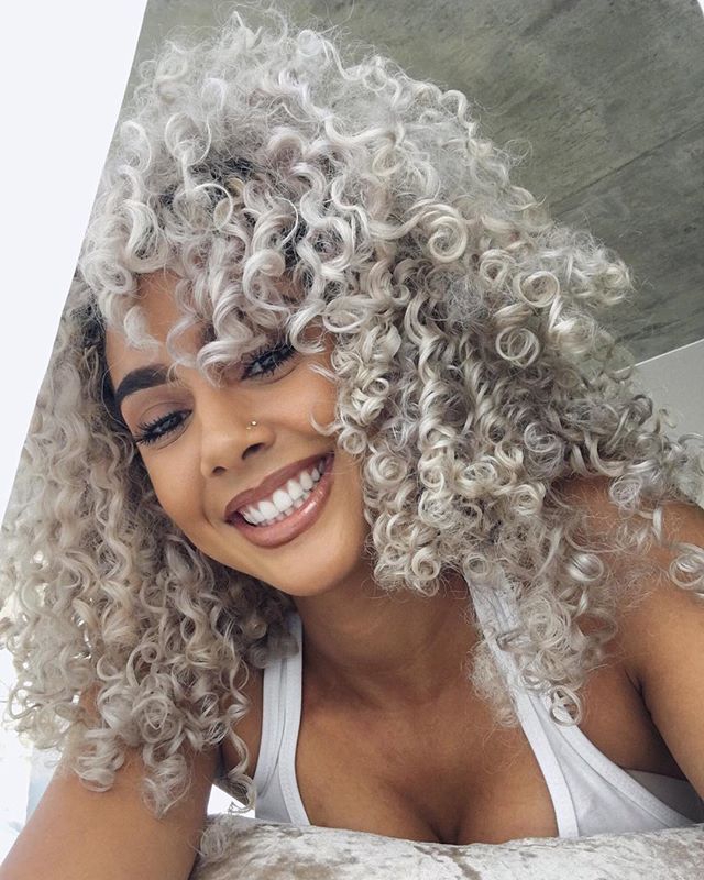 欧文高调公布恋情！女方是网红美妆博主 曾跟男模拍亲密写真