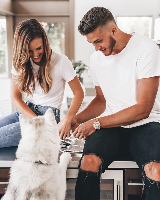 这可能是NBA颜值最高的CP 美妻左右开弓比莱昂纳德还准