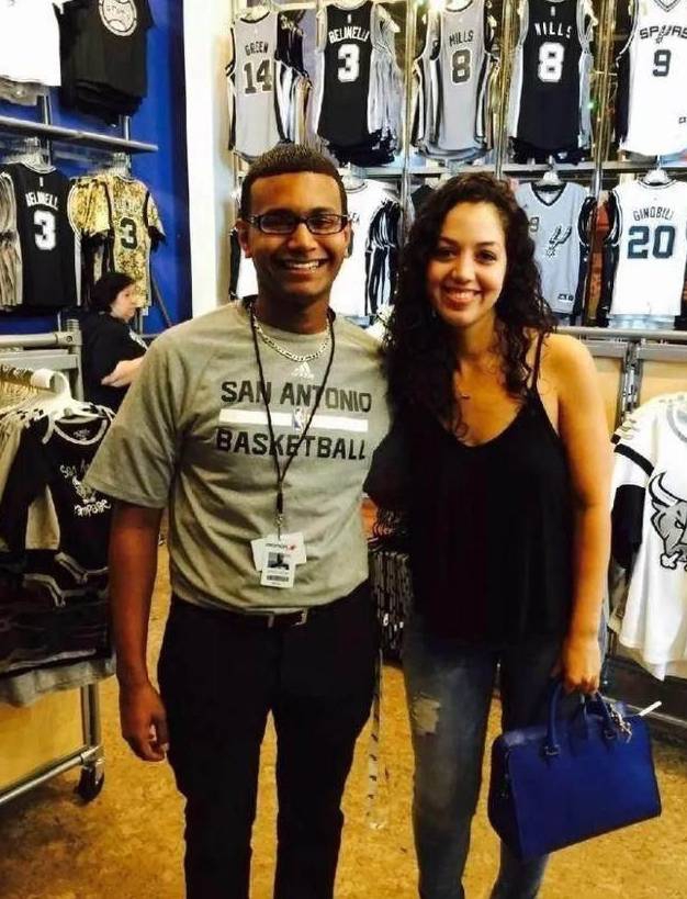 曝小卡和女友已秘密结婚！俩人迎来第2个孩子 姐姐发全家福又秒删