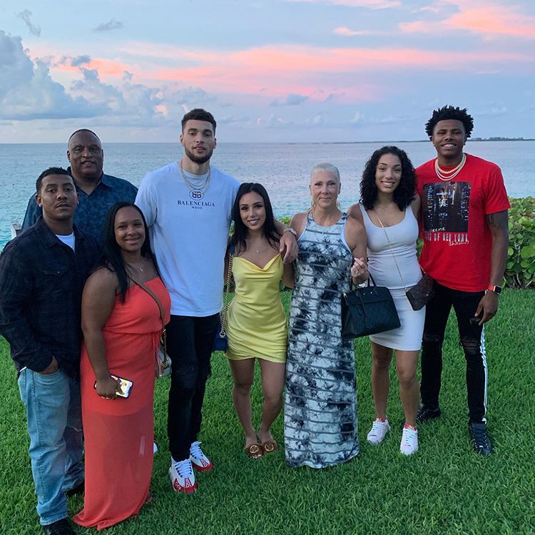 一股清流！有钱有颜的当红小生6年来零绯闻 美艳女友让他变痴情男