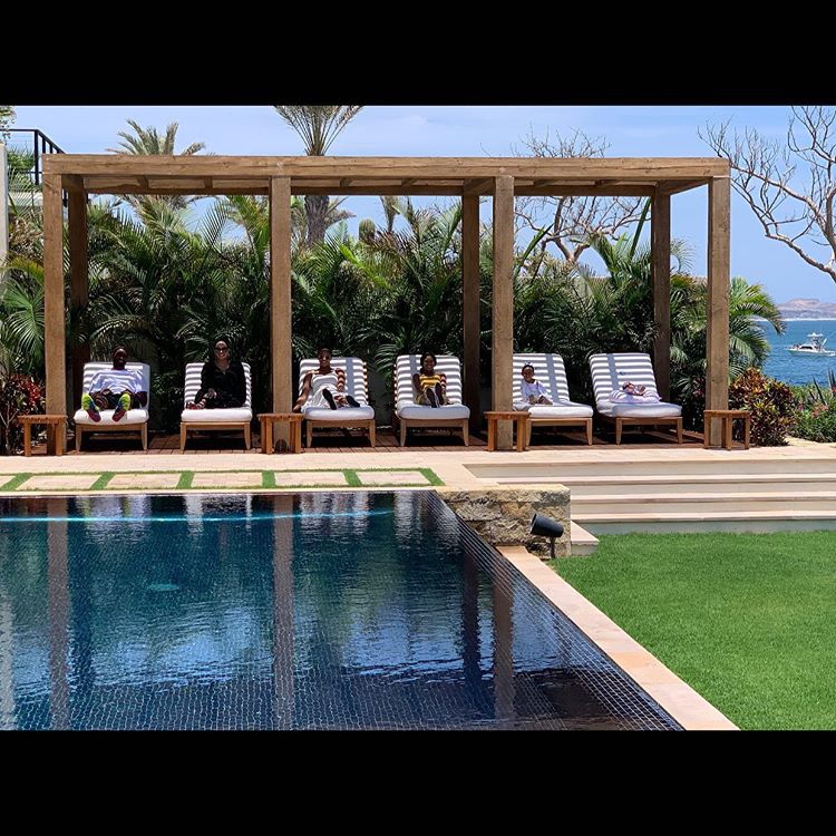 科嫂庆祝跟科比相识20周年！从少女变少妇 这颜值身材越来越能打