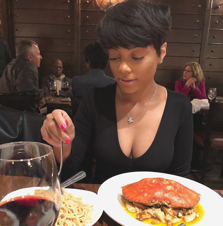 考辛斯大婚娇妻太美了！伤病没耽误考神迎亲 半个NBA圈子都来贺喜