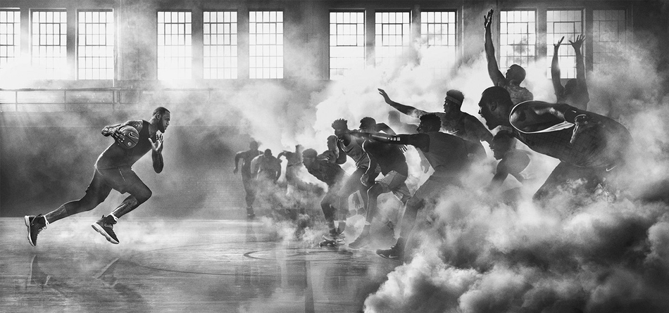 帅炸！詹姆斯黑白写真大片 赤裸上身狂秀肌肉 背部文身太霸气