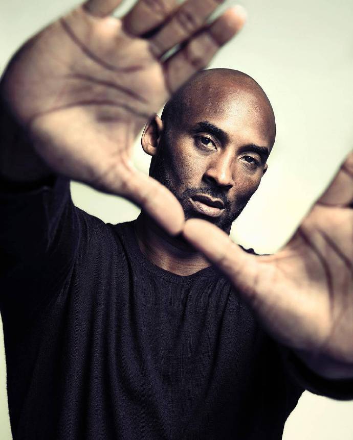 科比拍摄最新写真 变身霸道总裁