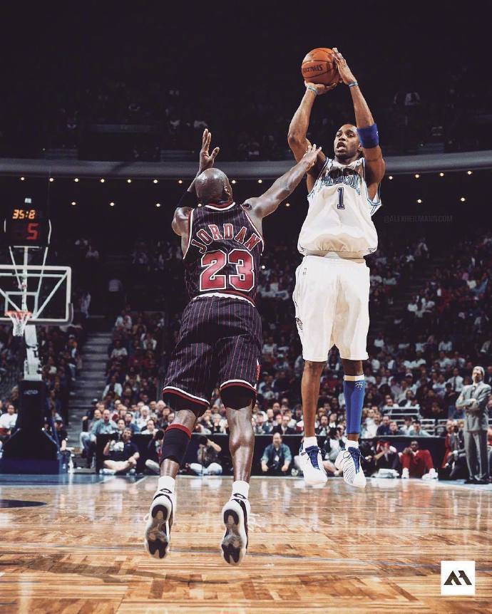 麦蒂面对乔丹干拔跳投