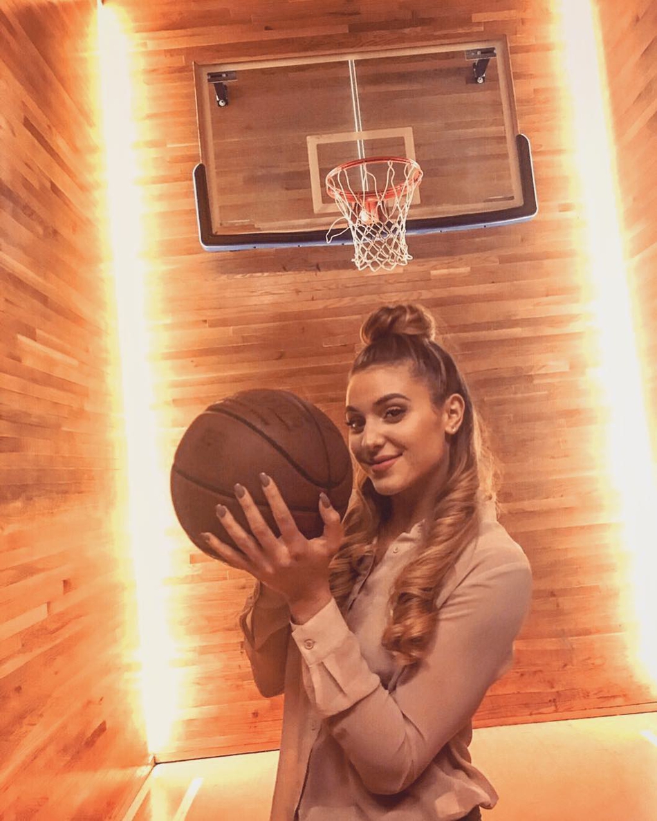 美国版赤木晴子!汤神绯闻女友这波颜值给几分?