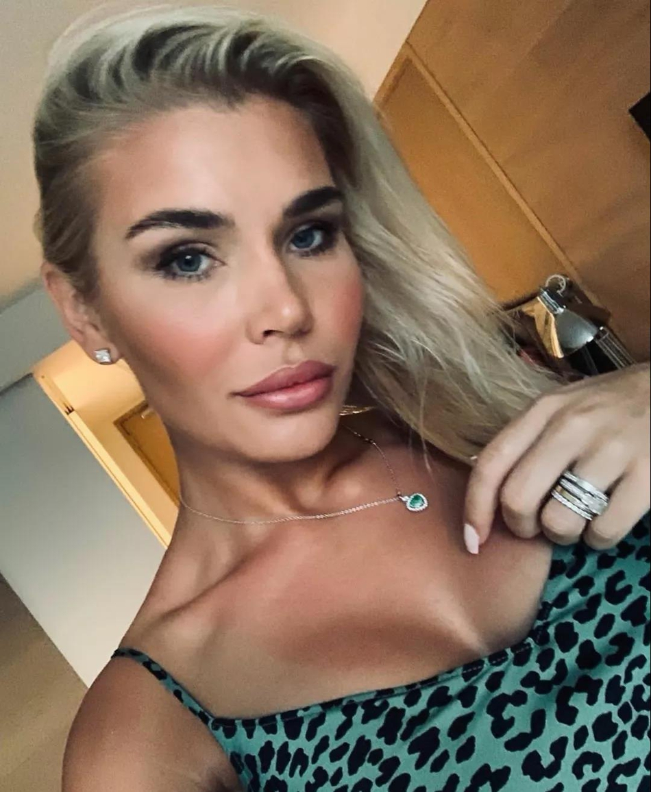 6年！白嫩鲜肉变大胡子糙汉 他媳妇却留住了青春容颜和S+身材