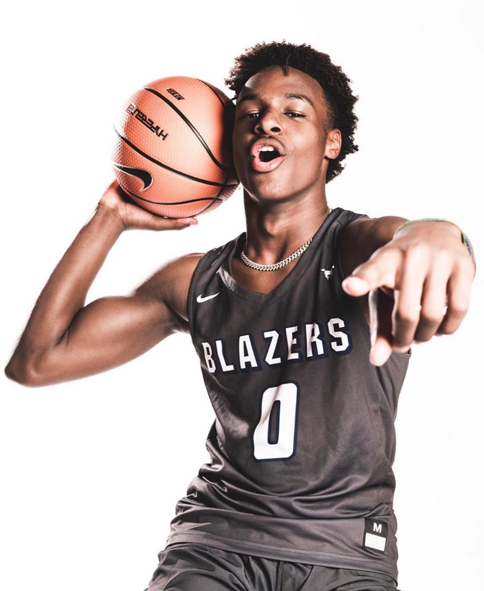 传承！詹韦儿子模仿詹韦经典pose拍写真 连眼神都一毛一样！