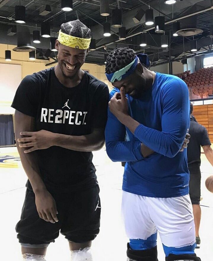 韦德跟巴特勒秀新发型