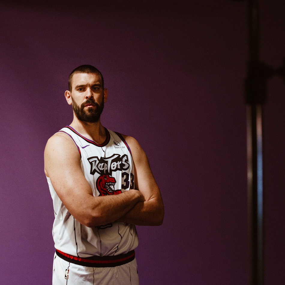 联盟第一家！卫冕冠军穿复古球衣拍定妆照 麦蒂卡特球迷馋哭了