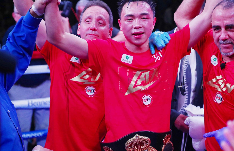 徐灿客场卫冕拳王金腰带