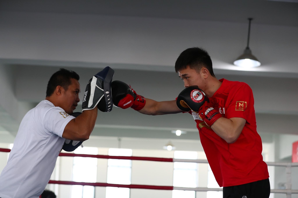 徐灿与久保隼进行赛前公开训练