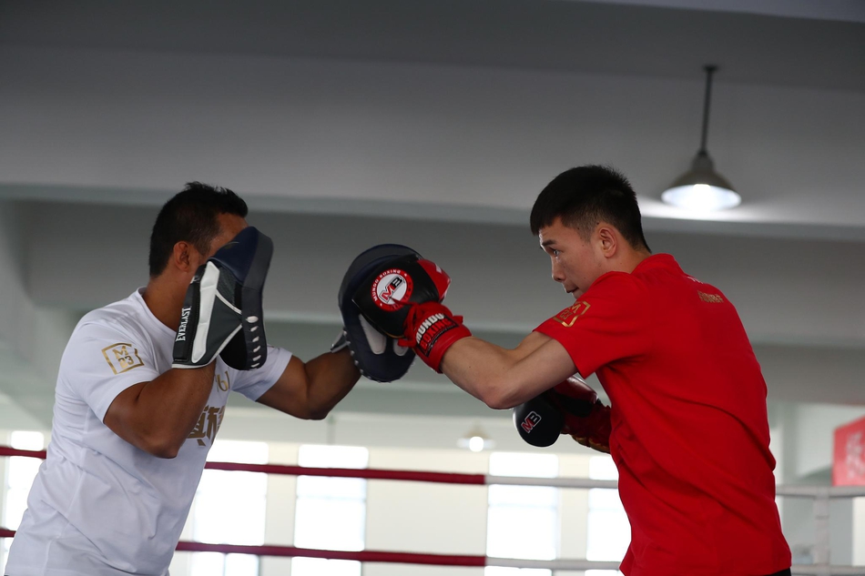 徐灿与久保隼进行赛前公开训练