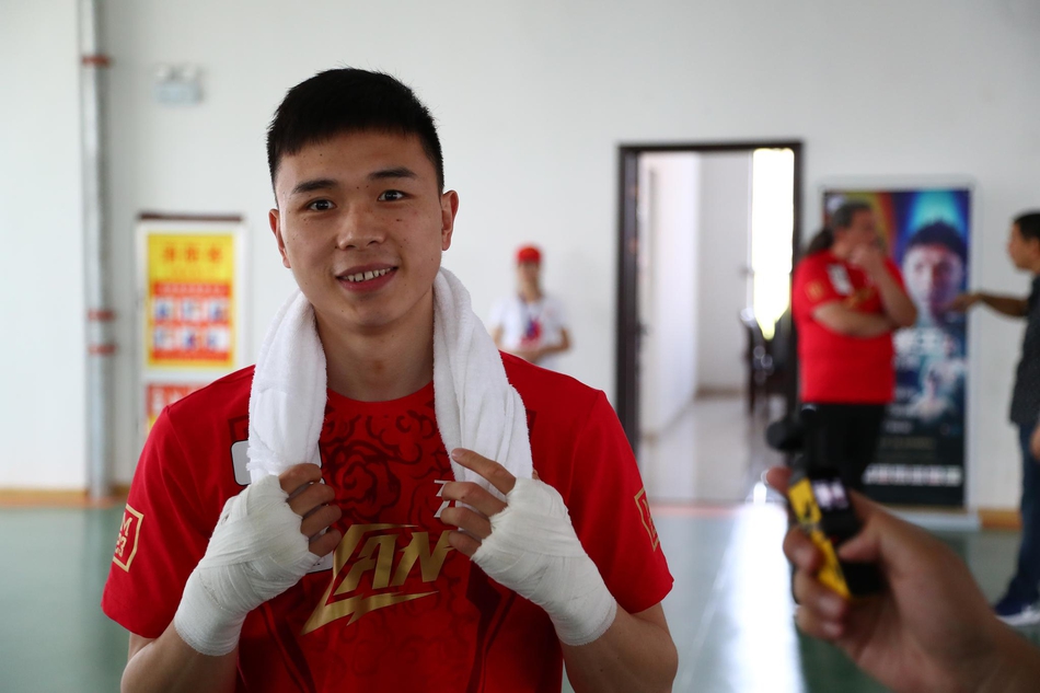 徐灿与久保隼进行赛前公开训练