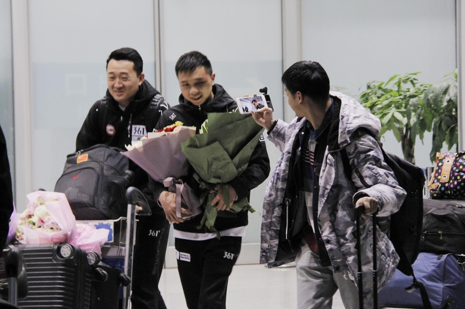 世界拳王徐灿载誉回到北京