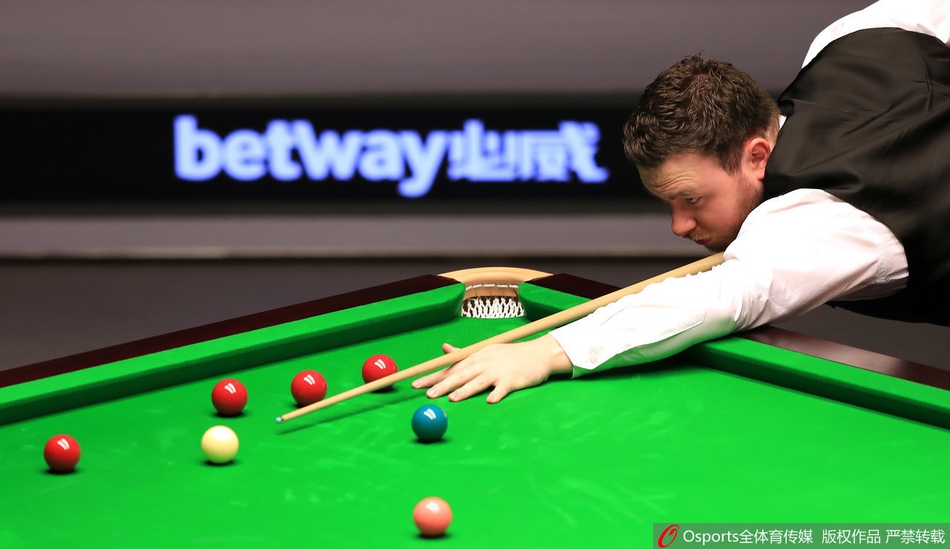 英锦赛丁俊晖顺利进第二轮