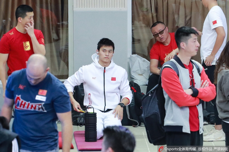 全国冠军赛孙杨热身动作妖娆