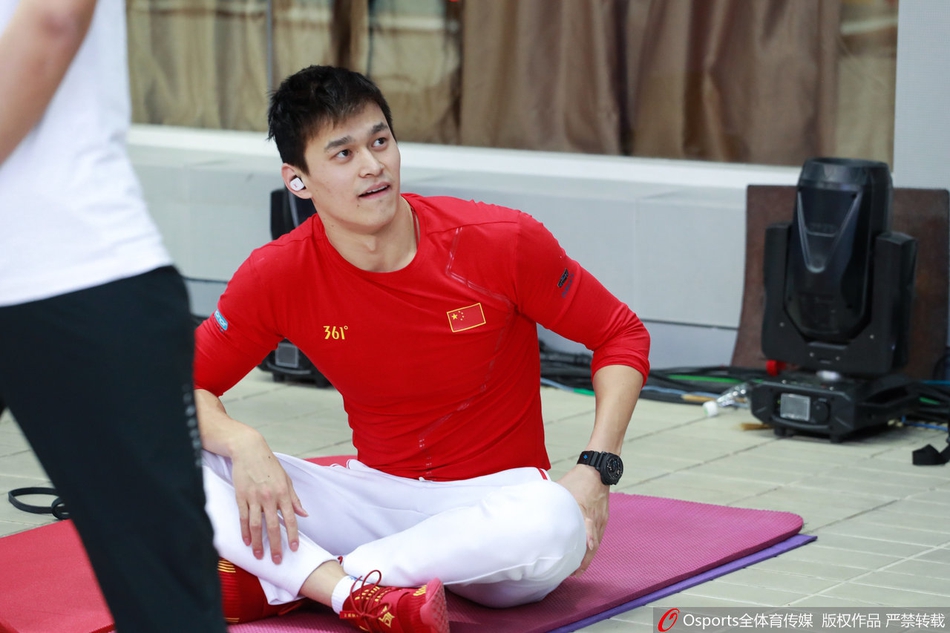 全国冠军赛孙杨热身动作妖娆