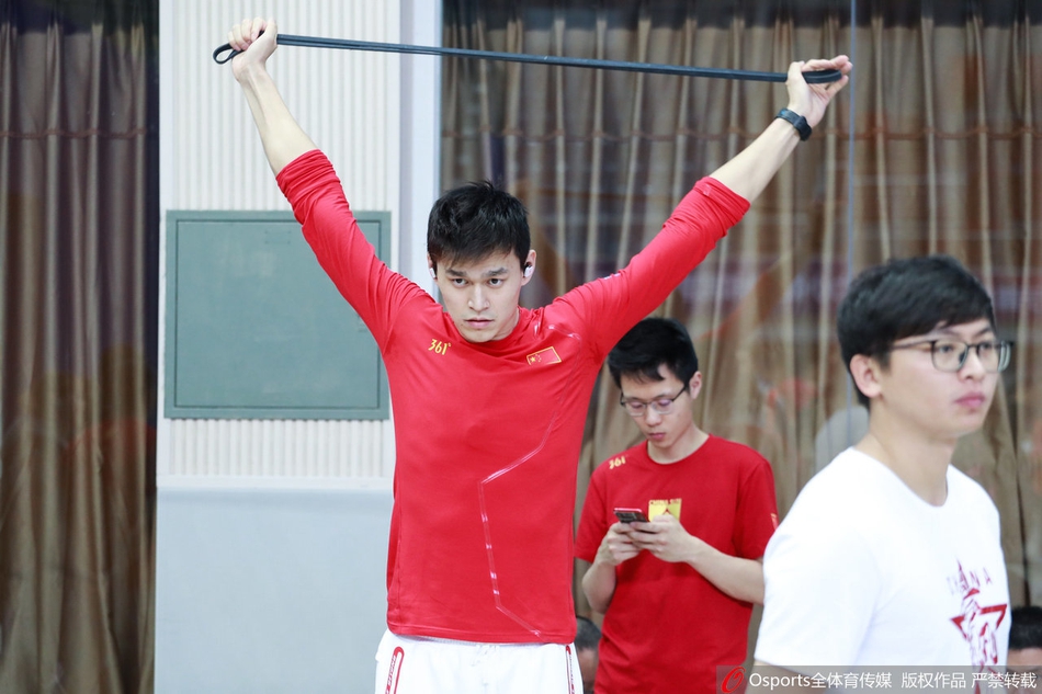 全国冠军赛孙杨热身动作妖娆