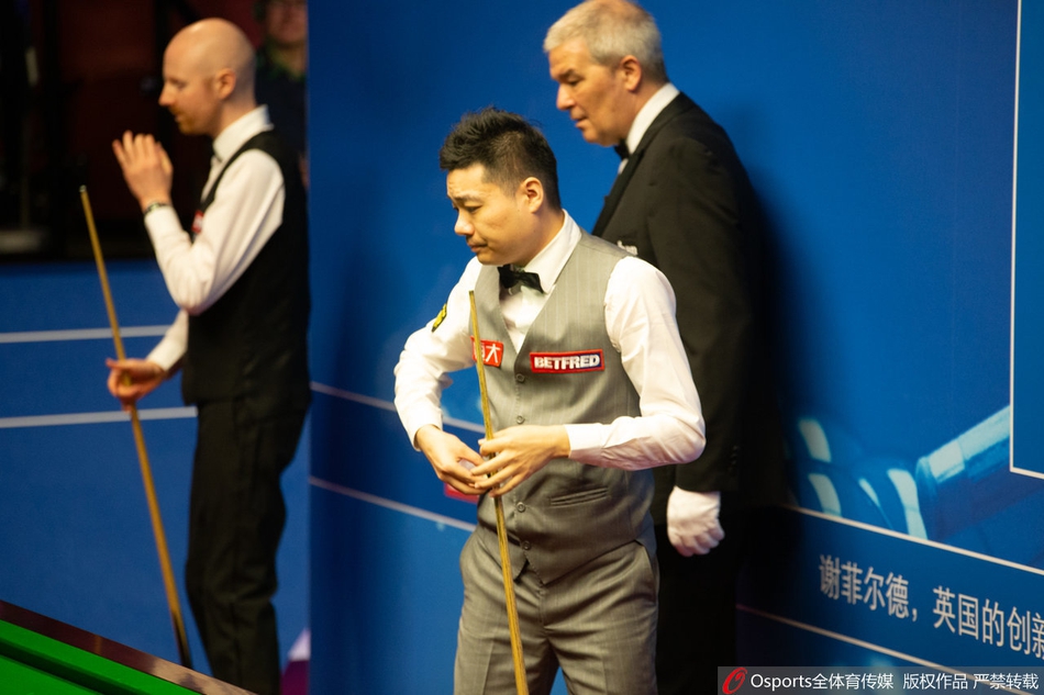 世锦赛丁俊晖10-7淘汰麦克吉尔