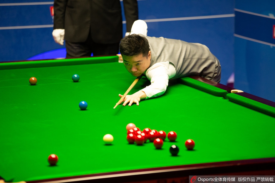 世锦赛丁俊晖10-7淘汰麦克吉尔