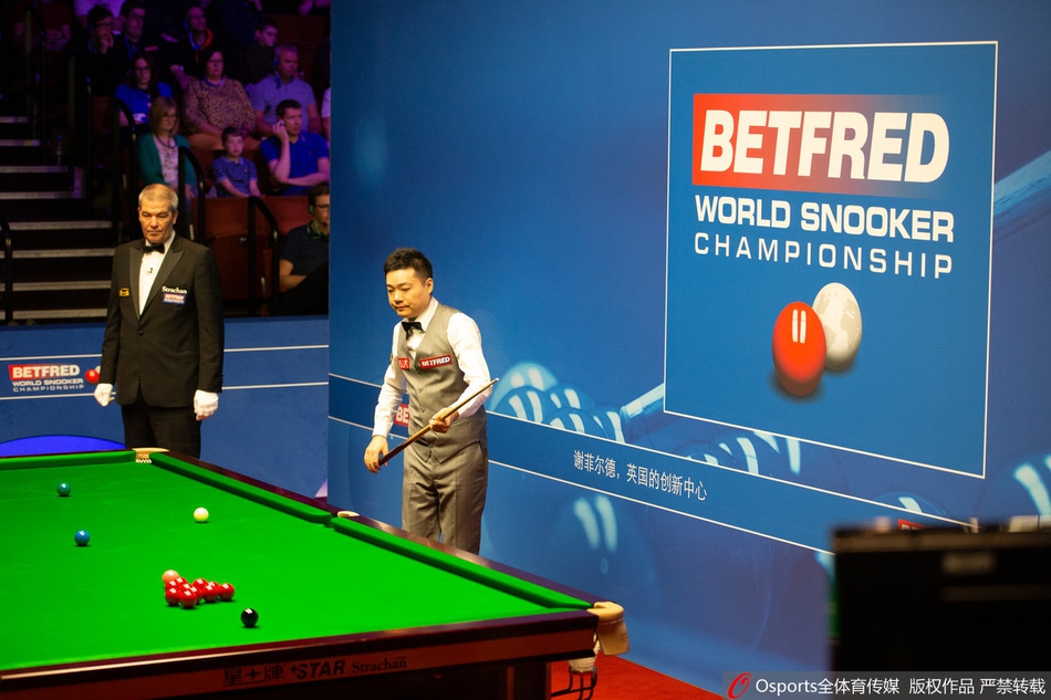 世锦赛丁俊晖10-7淘汰麦克吉尔