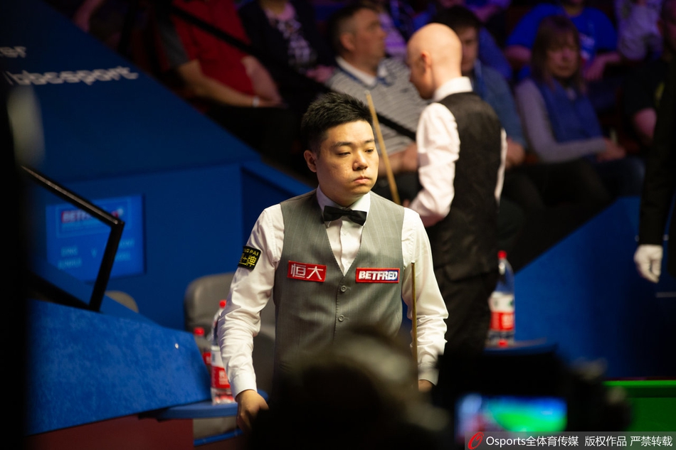 世锦赛丁俊晖10-7淘汰麦克吉尔