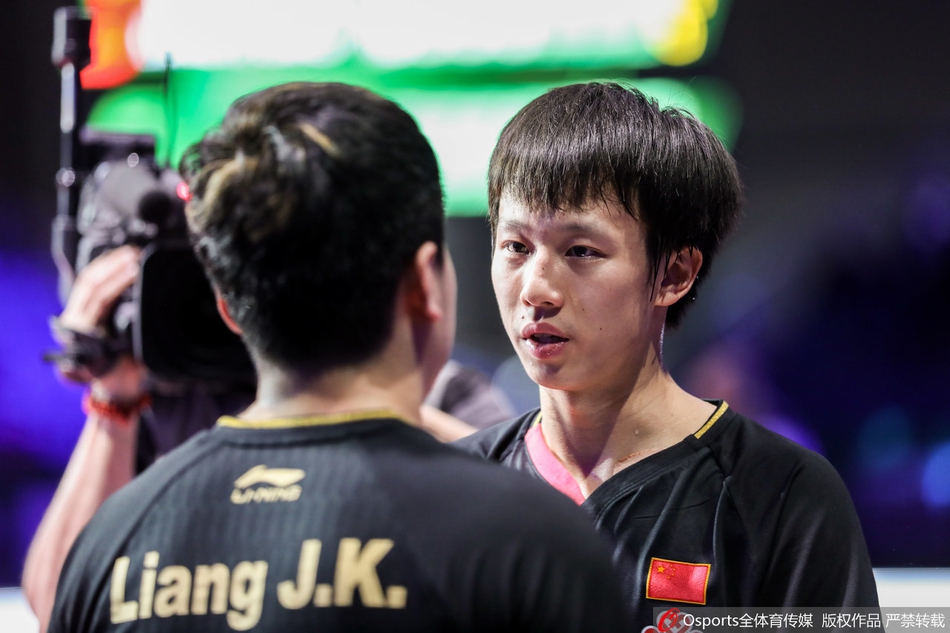 世乒赛半决赛马龙王楚钦胜队友