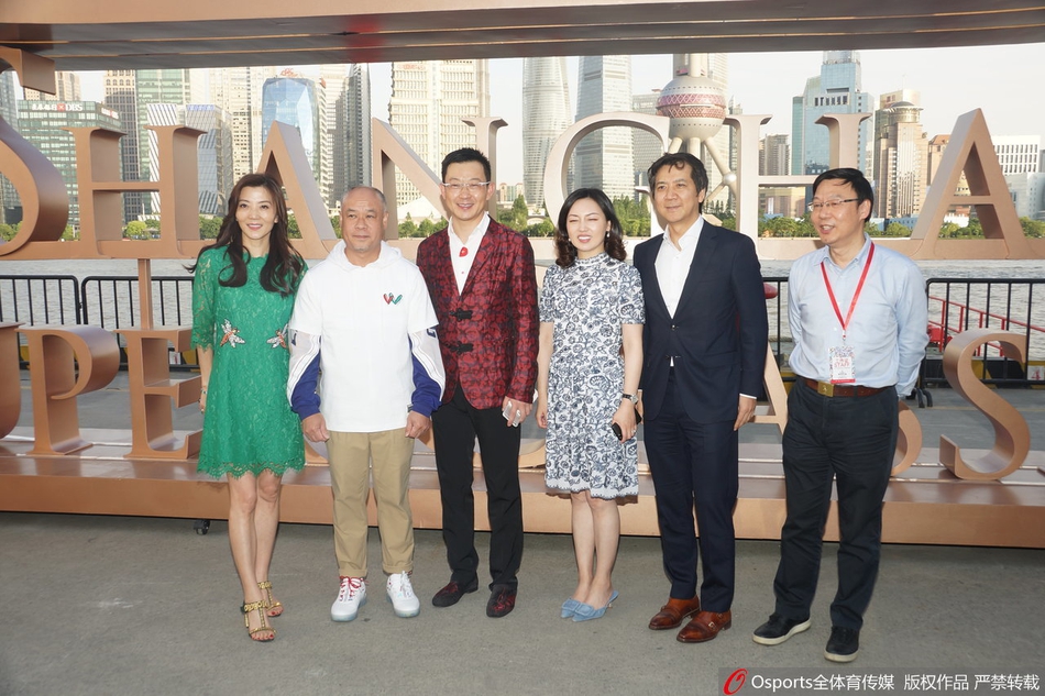 李宁现身上海出席商业活动