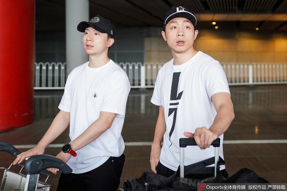 国乒结束日本赛返回北京