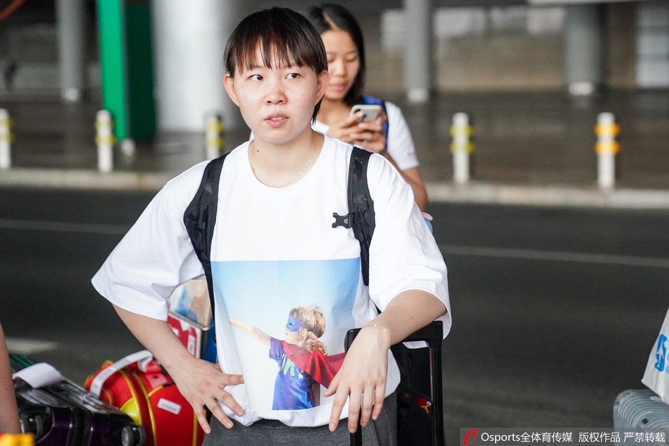 国乒结束日本赛返回北京