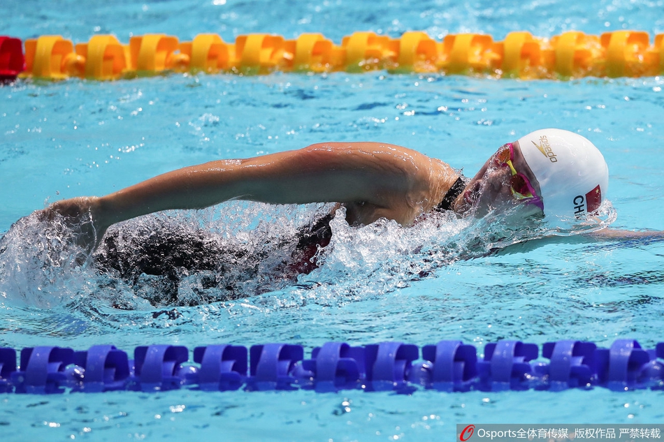 女子200米自由泳接力中国第4